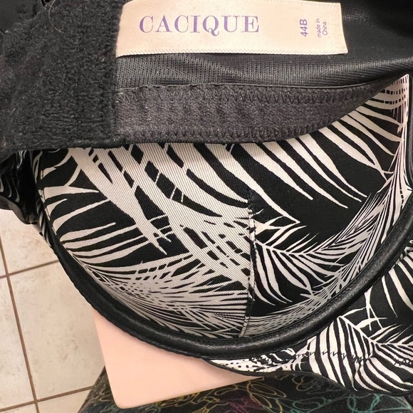 Cacique 44B bra - Picture 2 of 2